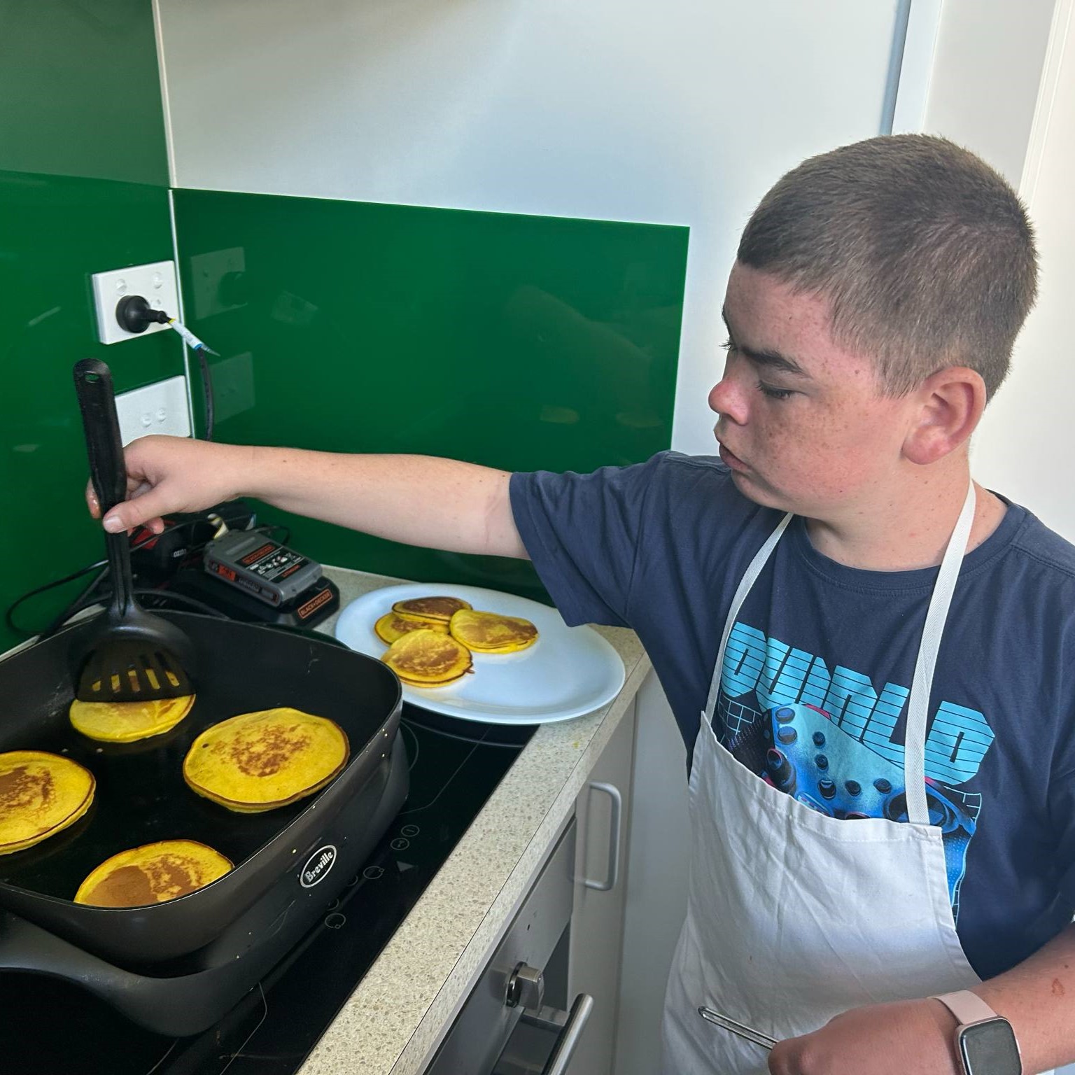 Nikora-cooking.JPG Nikora-cooking.JPG